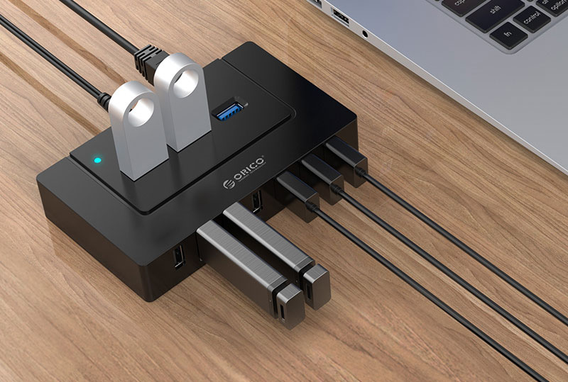 Orico H9910-U3-US with USB Devices and Cables Plugged In