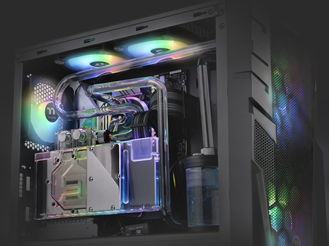 Closeup shot of the inside of the Thermaltake Commander C32's interior