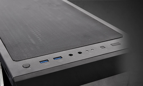 Top I/O panel on the Thermaltake Commander C34 case