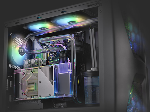 Closeup shot of the inside of the Thermaltake Commander C34's interior