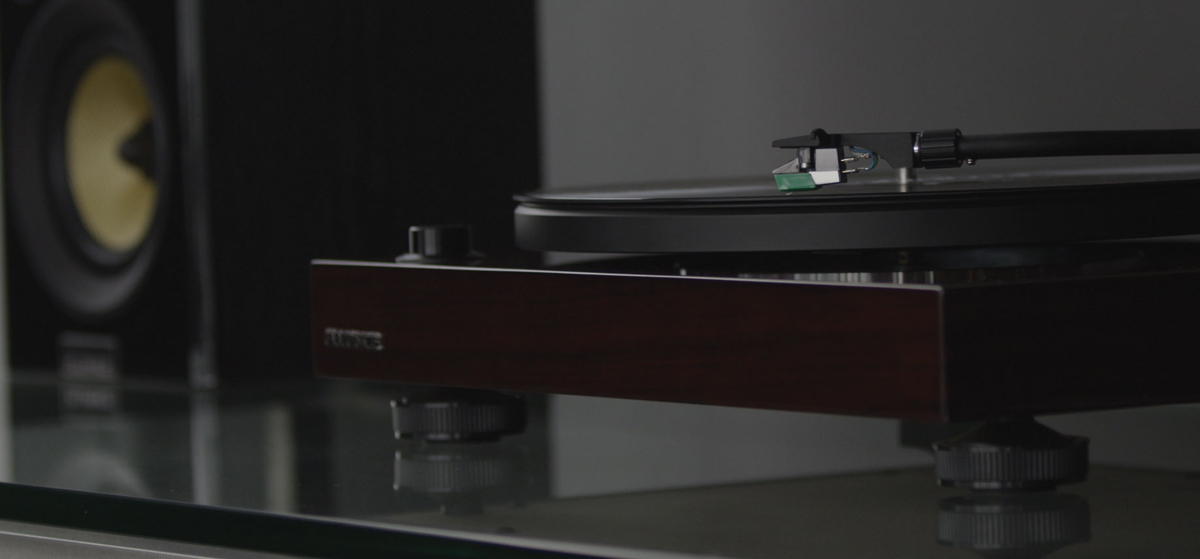 RT81 Elite High Fidelity Vinyl Turntable Record Player with Premium  Cartridge & Diamond Needle