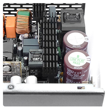 High Quality Japanese Capacitors in the TOUGHPOWER iRGB PLUS Power Supply