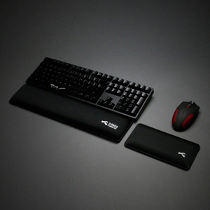 Glorious Gaming Mouse Wrist Pad/Rest - Stitched Edges, Ergonomic, Foam  Interior | 8x4 inches/13mm Thick (GW-M)