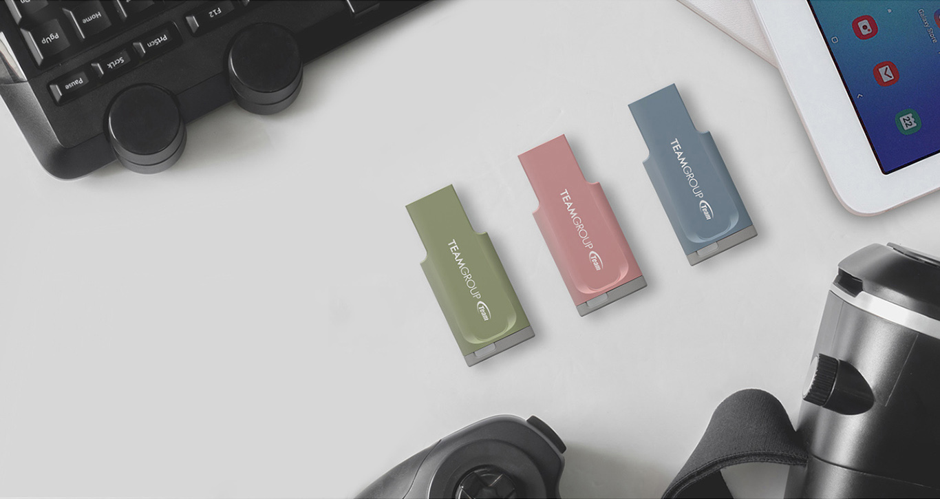 Team C201 Flash Drive side view