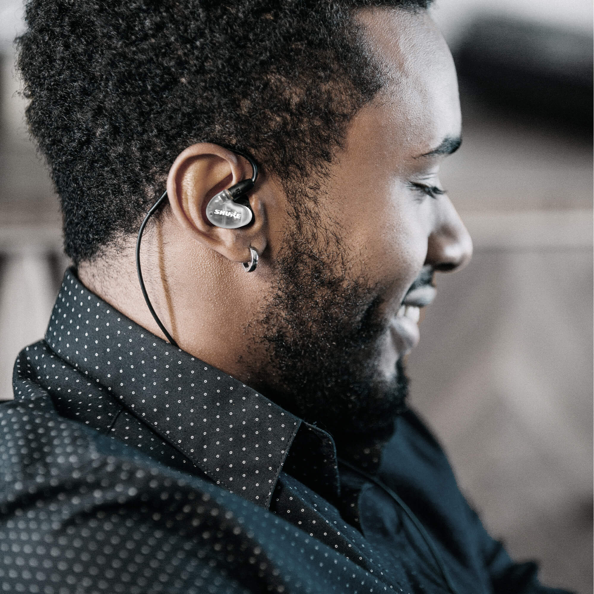 SHURE AONIC 4 Sound Isolating Earphones with UNI Communication 
