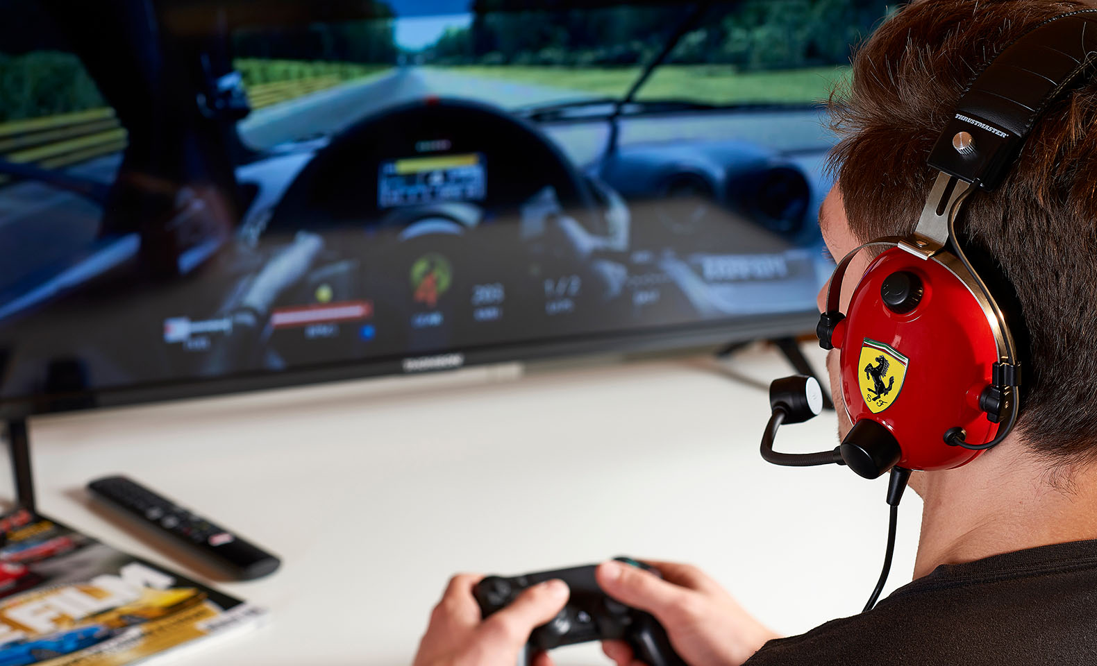 Thrustmaster T.Racing Scuderia Ferrari DTS Edition (PS4, XBOX