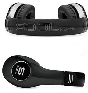 headphones in black