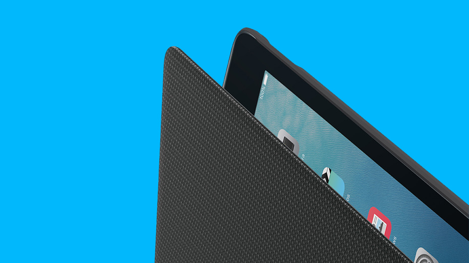 close up of the edge of the case opening, showing an ipad