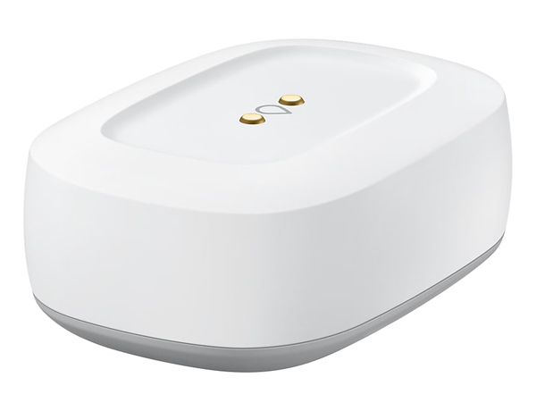 Samsung SmartThings Water Leak Sensor Lying Flat, Angled Down to the Left