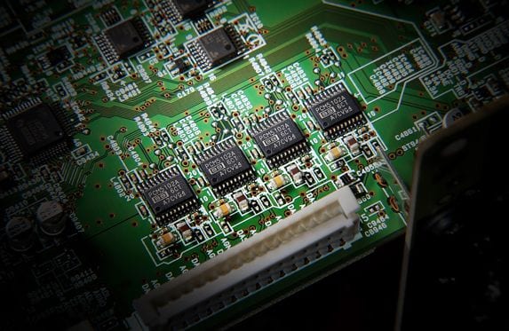 Yamaha RX-V685 7.2-Channel AV Receiver High-Quality Parts close-up