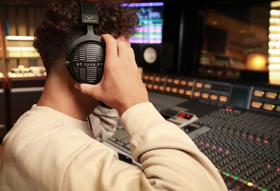Beyerdynamic DT 1990 PRO MKII Premium Tesla studio headphones