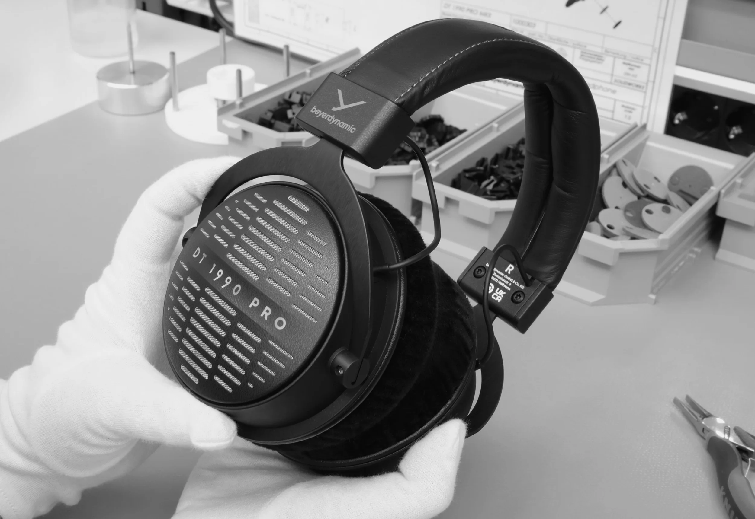 Beyerdynamic DT 1990 PRO MKII Premium Tesla studio headphones