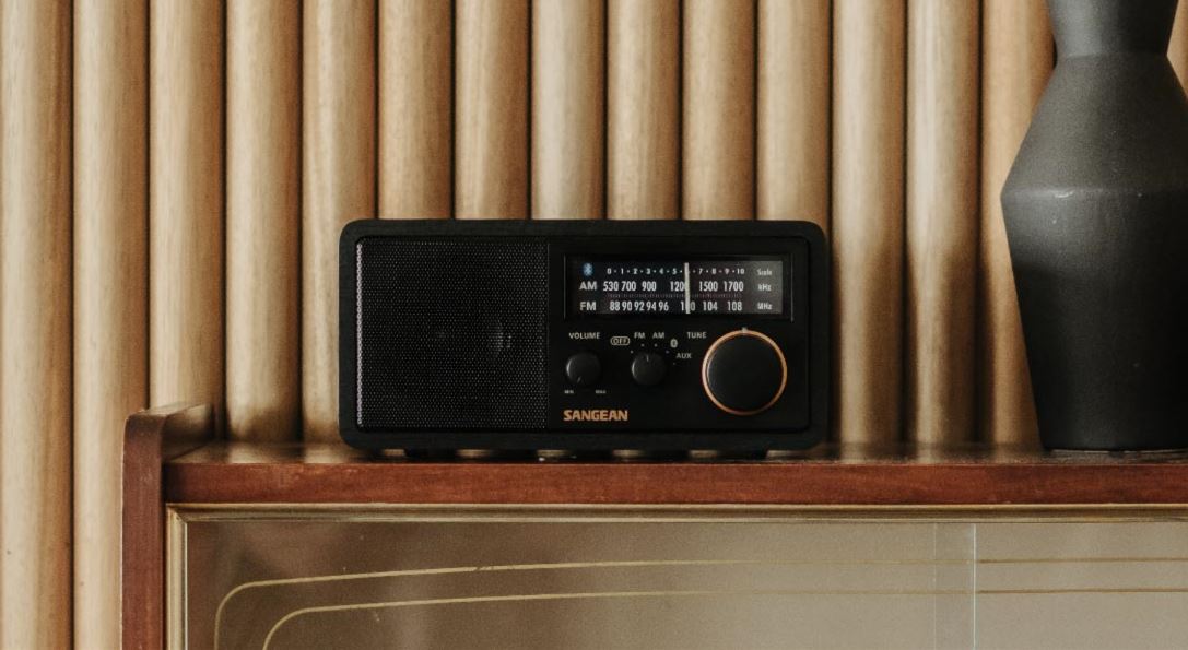 Sangean SG-118 Retro Bluetooth Wooden Cabinet Radio