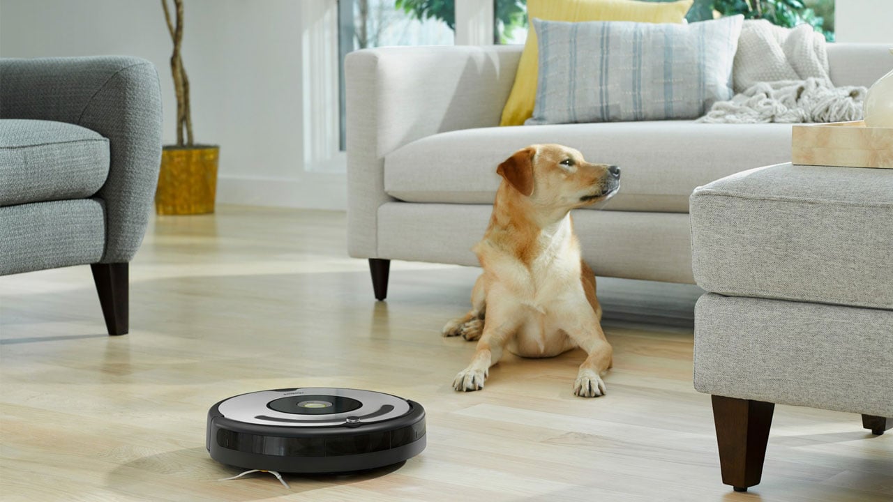 iRobot Roomba 670 Robot Vacuum-Wi-Fi Connectivity, Works with Google Home,  Good for Pet Hair, Carpets, Hard Floors, Self-Charging