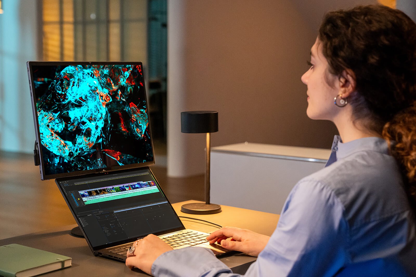 ASUS ZenScreen Fold OLED MQ17QH Portable Monitor