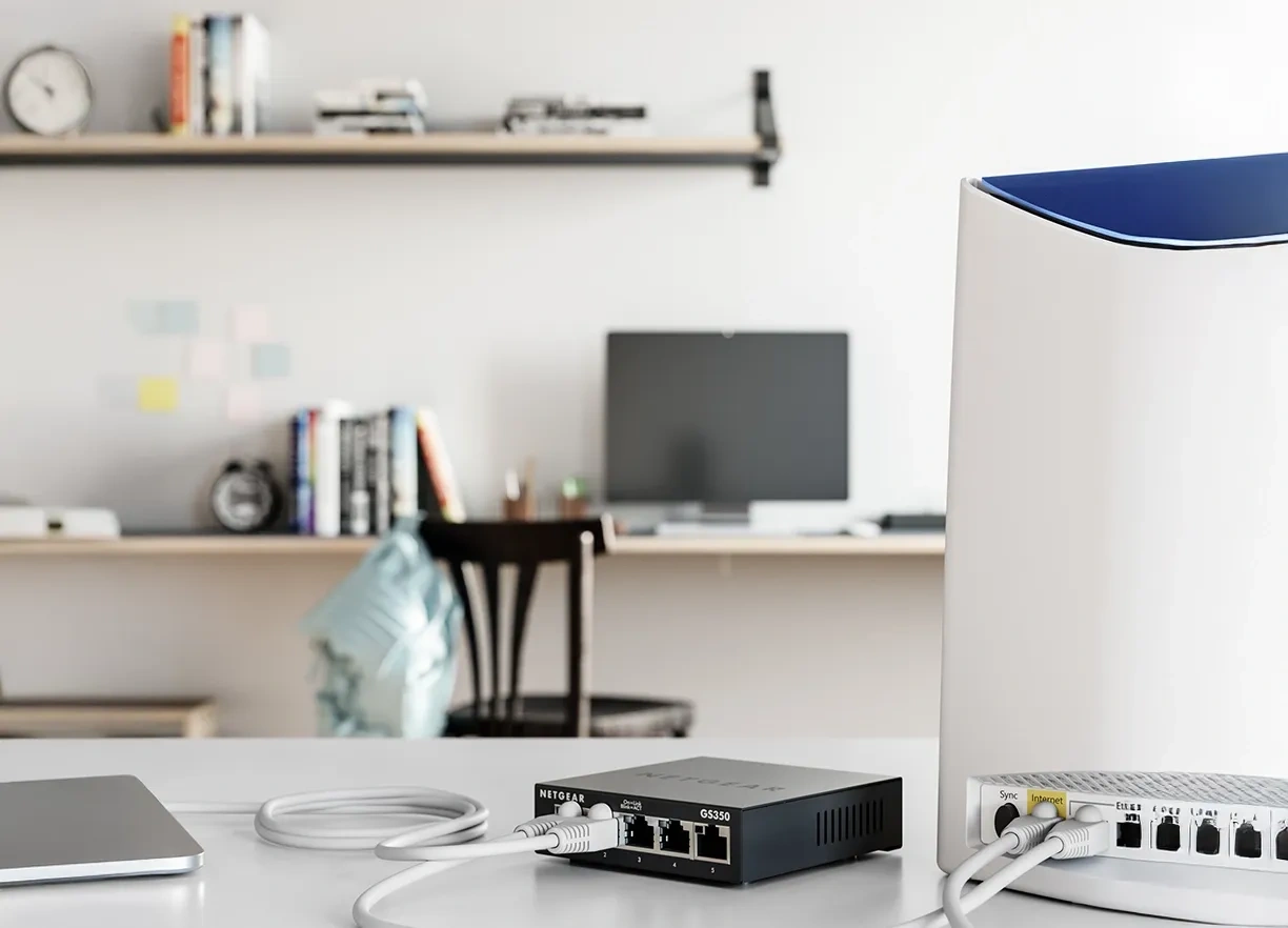 Netgear GS305E 5-Port Gigabit Ethernet SOHO Plus Easy Smart Managed Essentials Switch