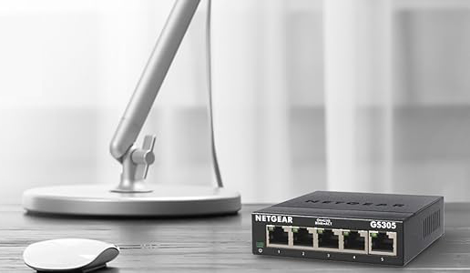 Netgear GS305 5-Port Gigabit Ethernet SOHO Unmanaged Essentials Switch