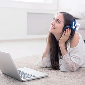 High quality stereo sound The computer is connected to a Bluetooth or stereo headset, so you can put