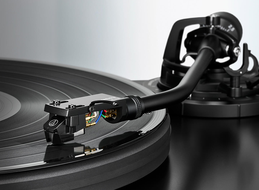 Audio Technica ATLP7X Fully Manual Belt-Drive Turntable