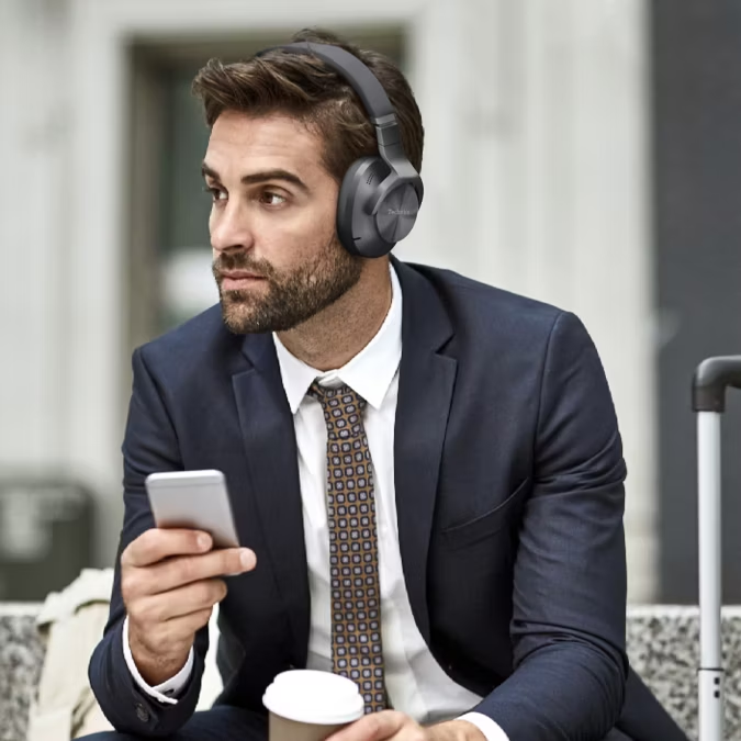 Businessman wearing Technics EAH-A800