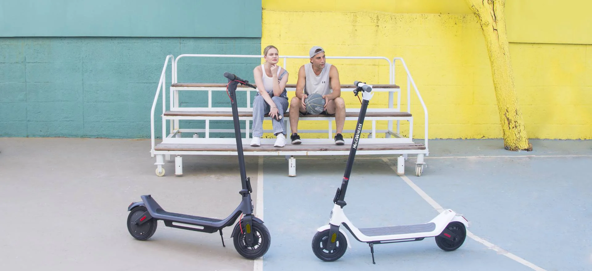 MEGAWHEELS A6 Electric Scooter with APP Function in White