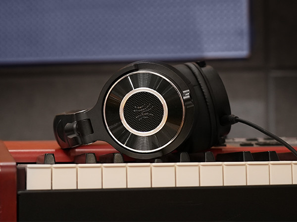 3.5mm to 3.5mm cable with In-line mic (1.2M)