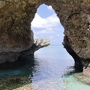 Canon EOS R50 Mirrorless Camera with Canon RF-S 18-45mm f/4.5-6.3 IS STM Lens and Transcend 64GB SDXC Memory Card + Camera Case