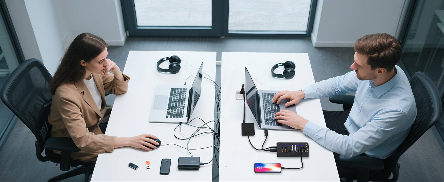 1* 14 IN 1 Powered USB Hub 1* Power Adapter 1* USB Cable