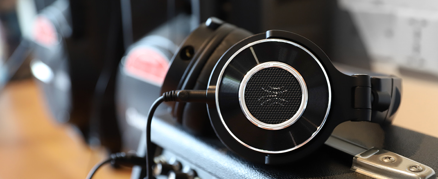 Why choose to try the OneOdio Monitor 60 headphones?  The Monitor 60 is a studio headphone designed