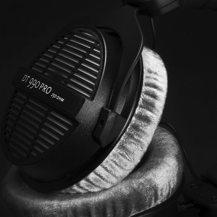 Beyerdynamic DT 990 Pro 250 Ohm Studio Headphones