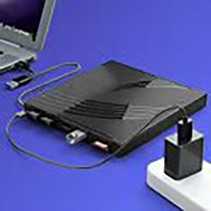 EXTRA POWER SUPPLY CORD Due to its numerous functions, an additional power cord can be connected whe