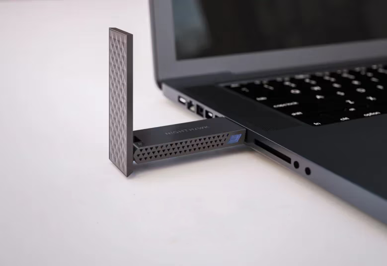 Netgear Nighthawk A9000-100PAS BE6500 WiFi 7 USB 3.0 Adapter 