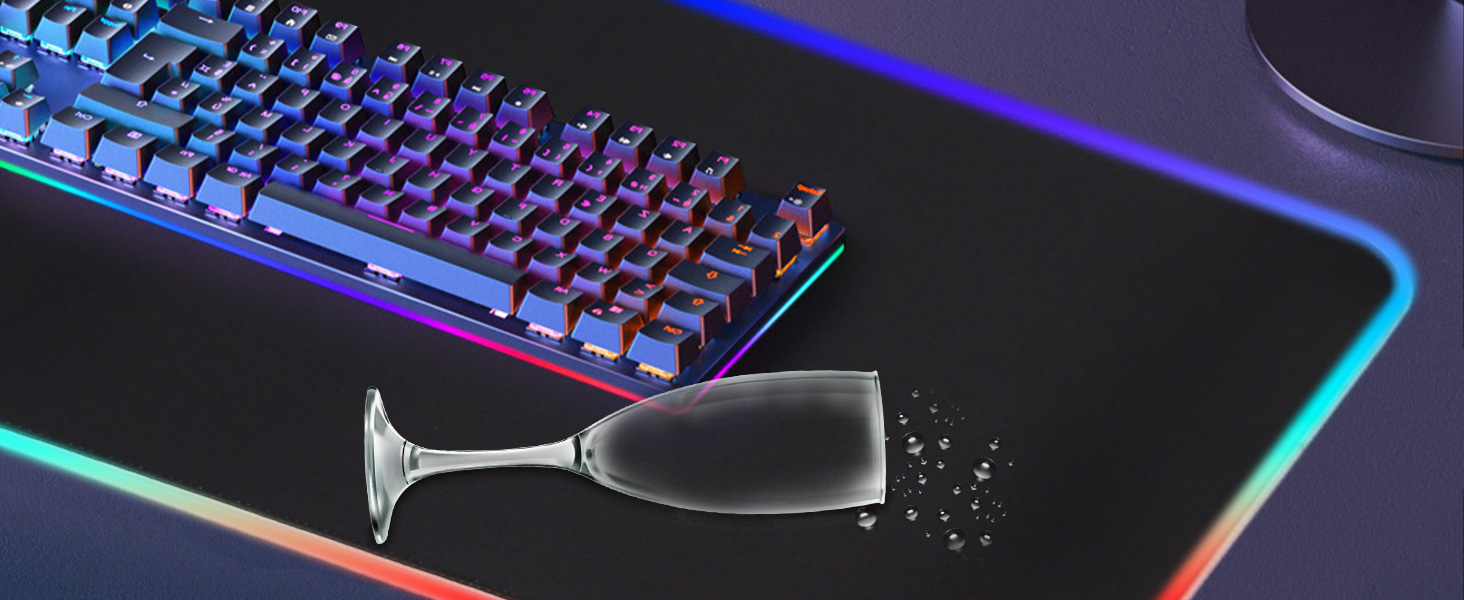 The texture is fine, non-slip and fits the desktop without slipping off.