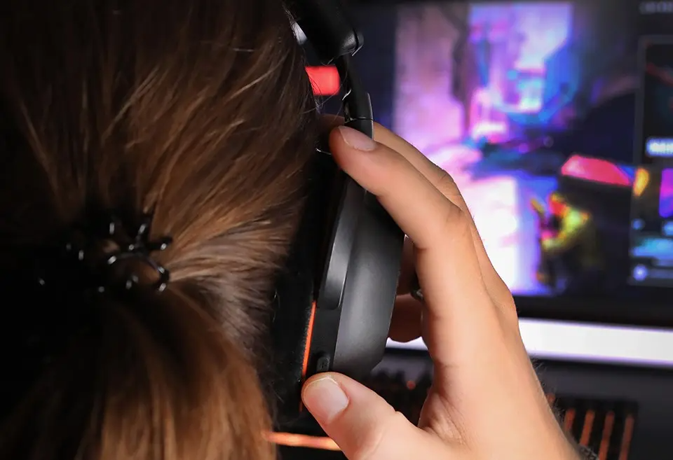 Beyerdynamic MMX 230 Wireless Gaming Headset in Black