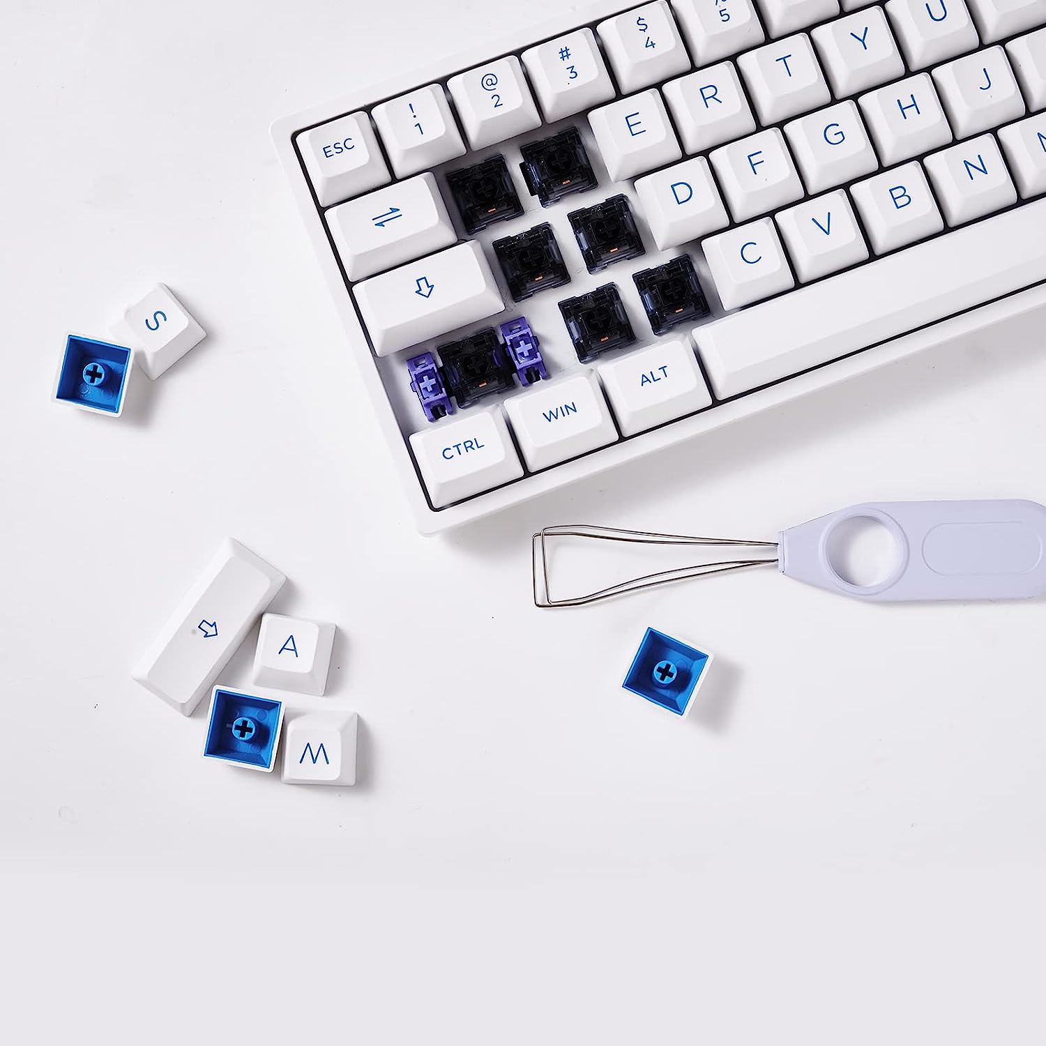 Akko Blue on White 3068B Plus Hot-swappable Mechanical Gaming Keyboard with  PBT Keycaps, 2.4G Wireless/Bluetooth/Wired 65 Percent 68-Key RGB White  Keyboard, Compatible with Mac & Win (Jelly Purple) 