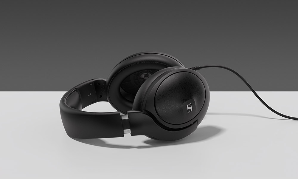 Sennheiser HD 620S Closed-Back Over-Ear Audiophile Headphones