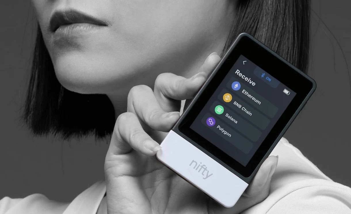 SecuX Nifty Dedicated NFT Hardware Wallet
