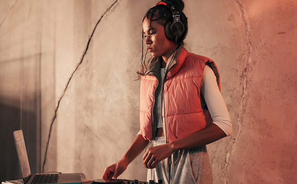 OneOdio A70 Bluetooth Over Ear Headphones