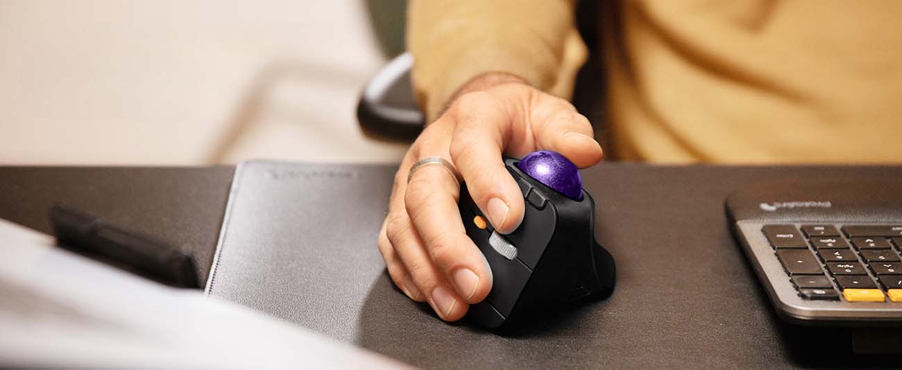 ProtoArc® EM05 NL Ergonomic Vertical Wireless Trackball Mouse