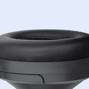 Noise cancelling headphones