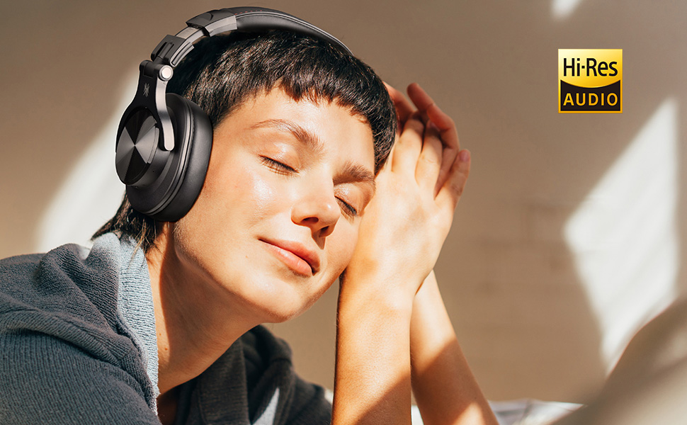 OneOdio A70 Bluetooth Over Ear Headphones