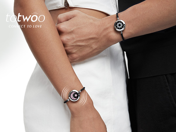 TOTWOO Long Distance Touch Bracelets for Couples, Vibration & Light up for  Love Couples Bracelets