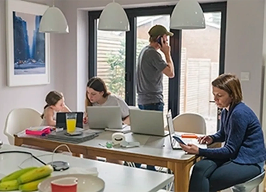 Netgear EXS27-100NAS BE5000 Nighthawk WiFi 7 Dual-Band Extender