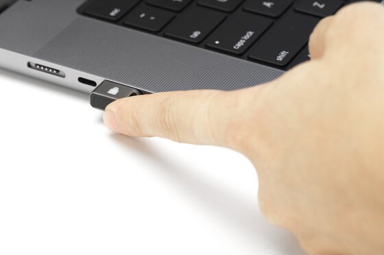 Kensington VeriMark Guard 2.1 USB-C Fingerprint Security Key