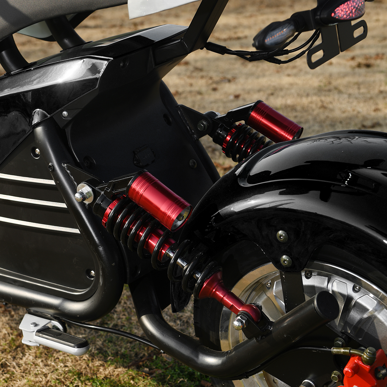 The rear high-end spring shock