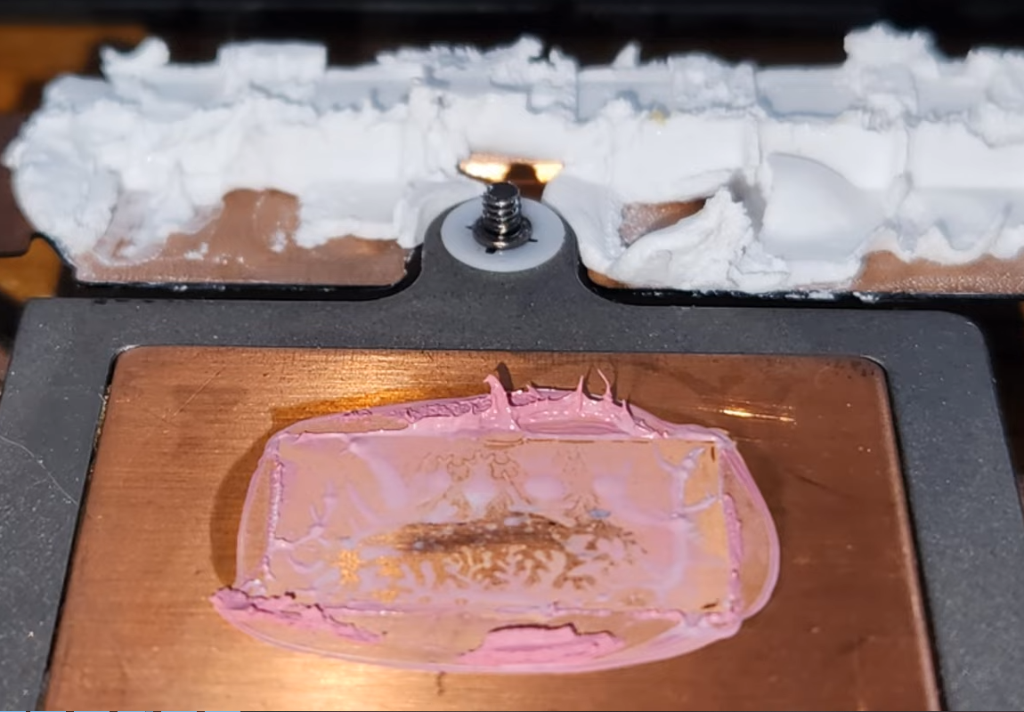 Pictures of ordinary liquid silicone grease after use
