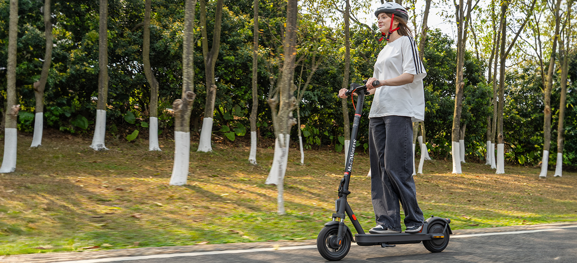 MEGAWHEELS C2 electric scooter