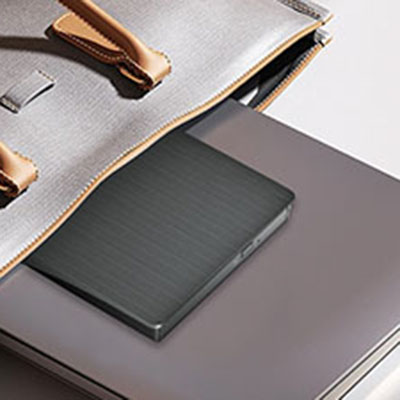 Compact and lightweight This external CD/DVD drive for laptop pc is a lightweight and portable solut