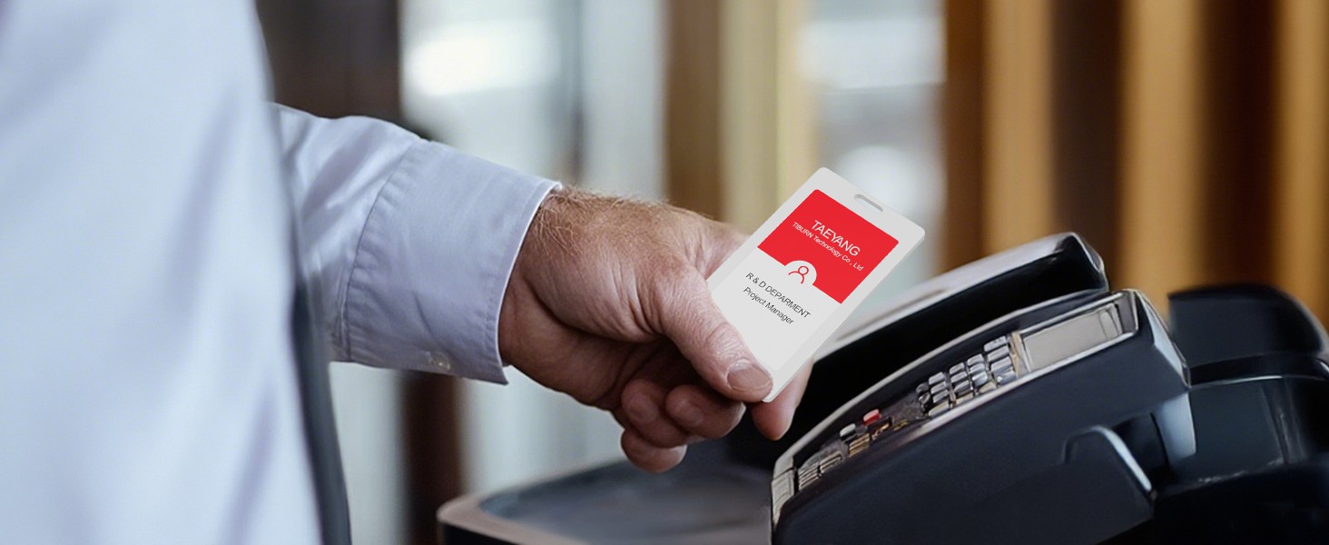 TiBurn E-Ink Smart Badge Holder