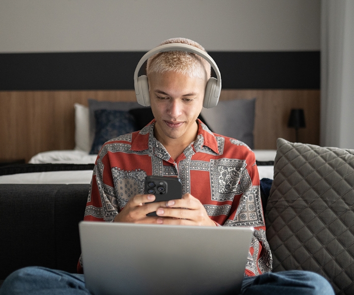 Belkin SoundForm Surround Bluetooth Over-Ear Headphones